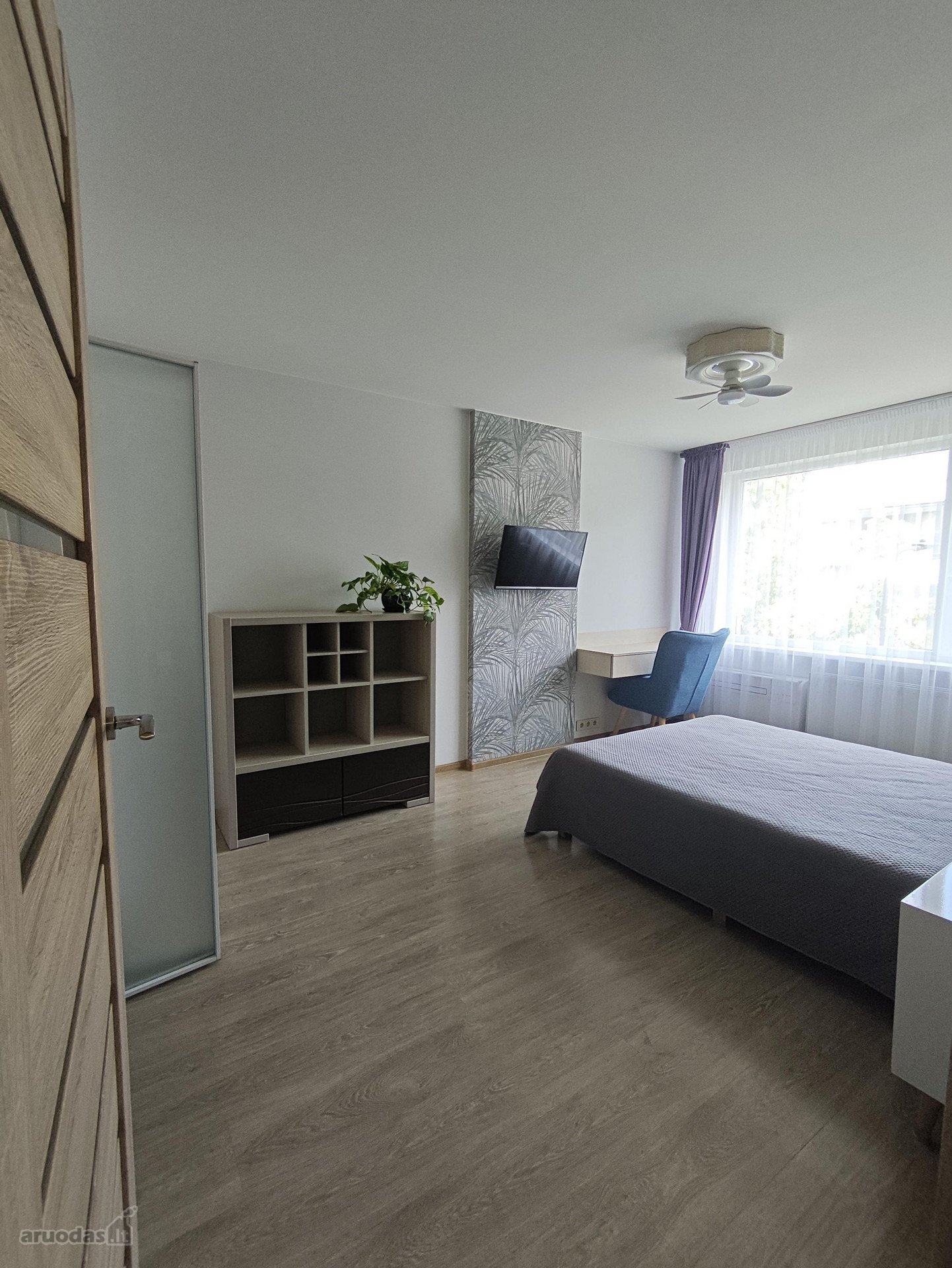 Parduodamas 1 Kambario Butas Žirmūnuose.