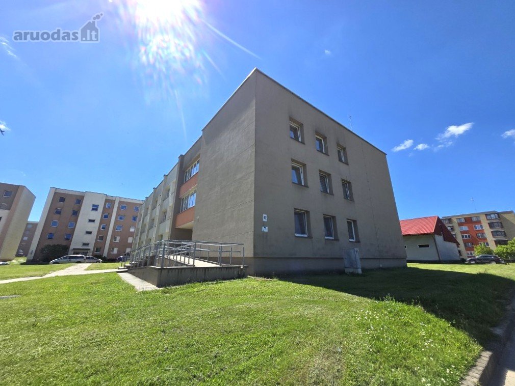 Kambarys bendrabučio tipo name