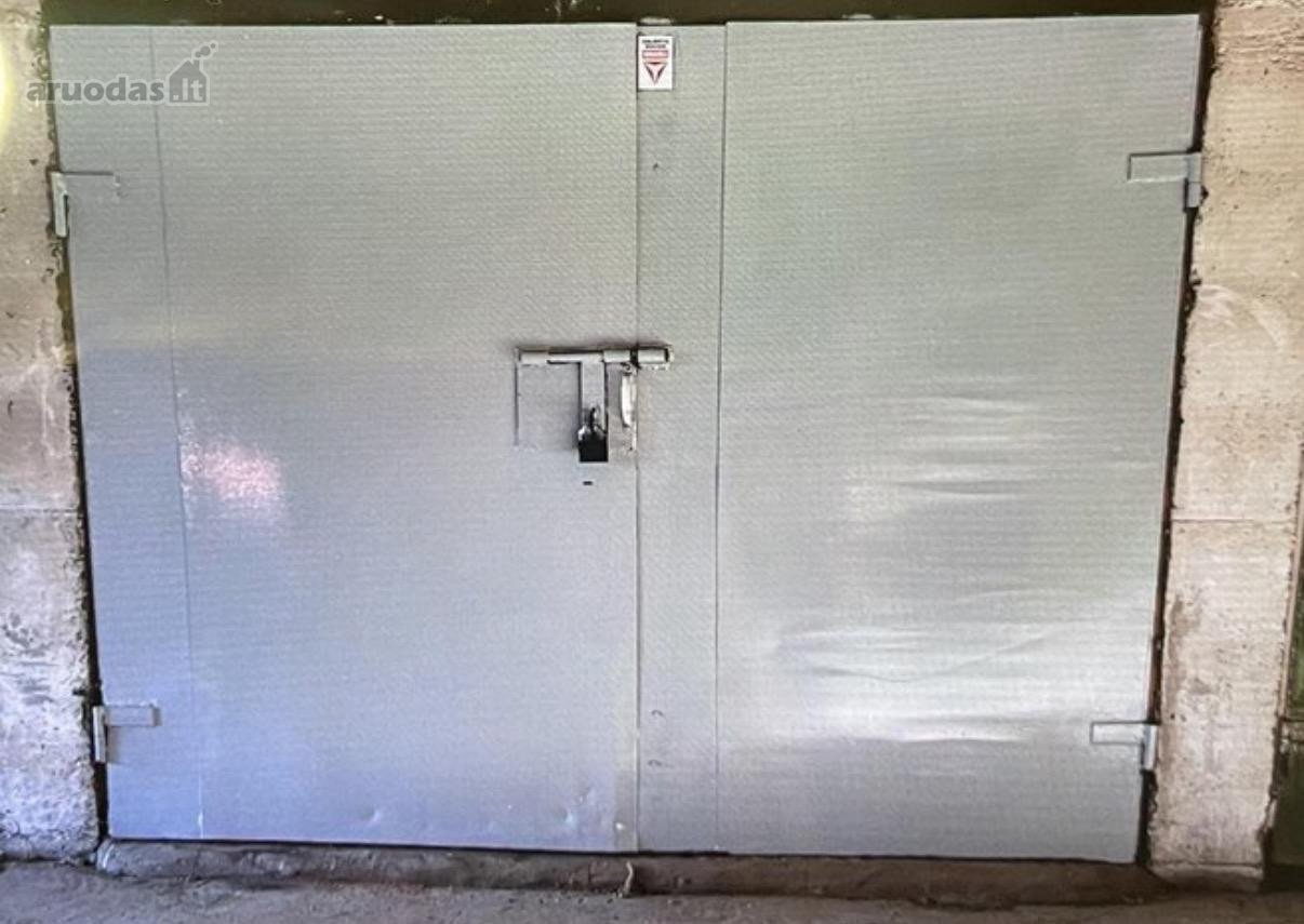 Parduodamas 18 m² garažas, esantis 3 aukšte