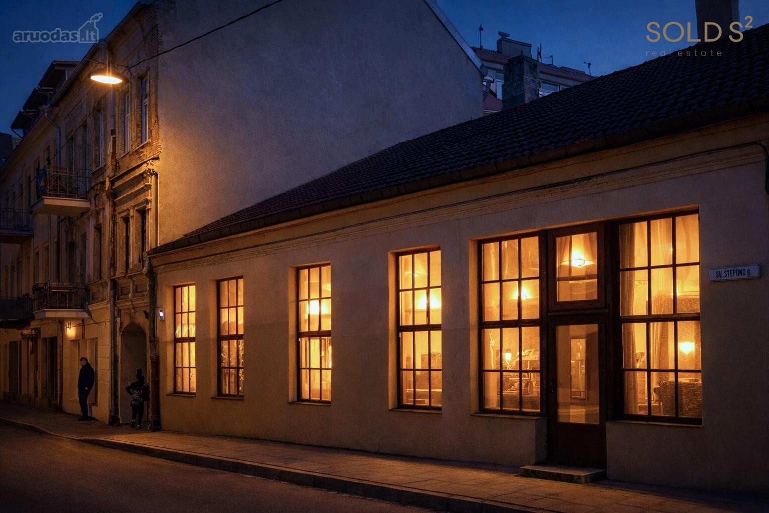 Vienpusės Šv. Stepono gatvelės pradžioje