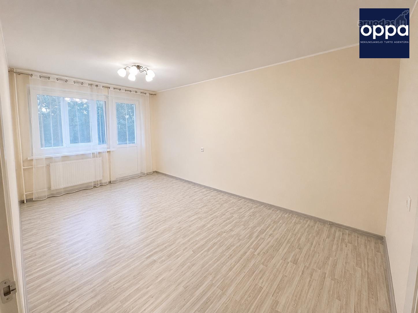Parduodamas Šviesus 2 Kambarių Butas Prie