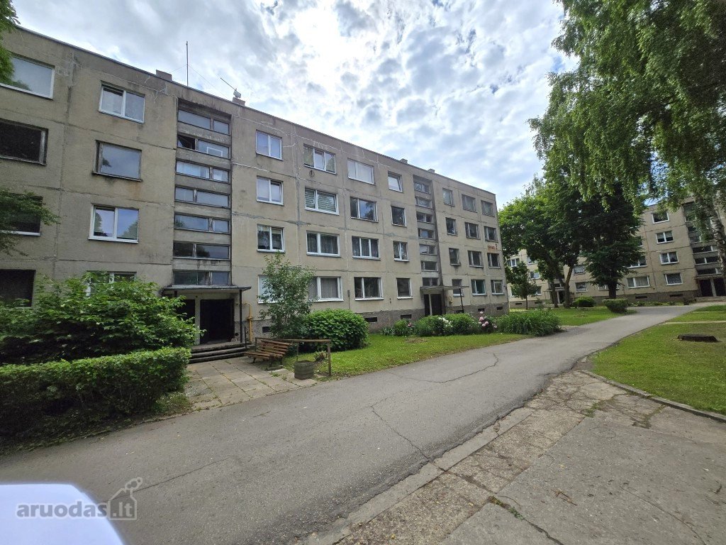 2 kambarių butas su rūsiu