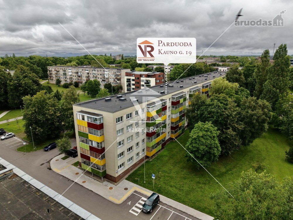 Parduodamas 4 kambarių butas renovuotame name