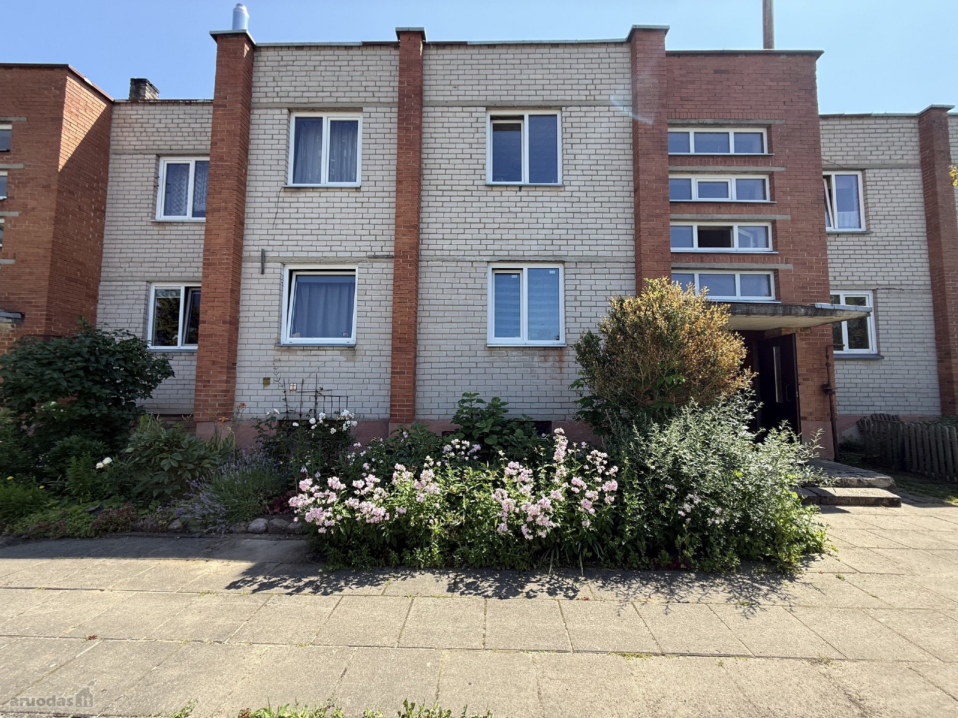 Parduodamas 2 Kambarių Butas Su Ūkiniais