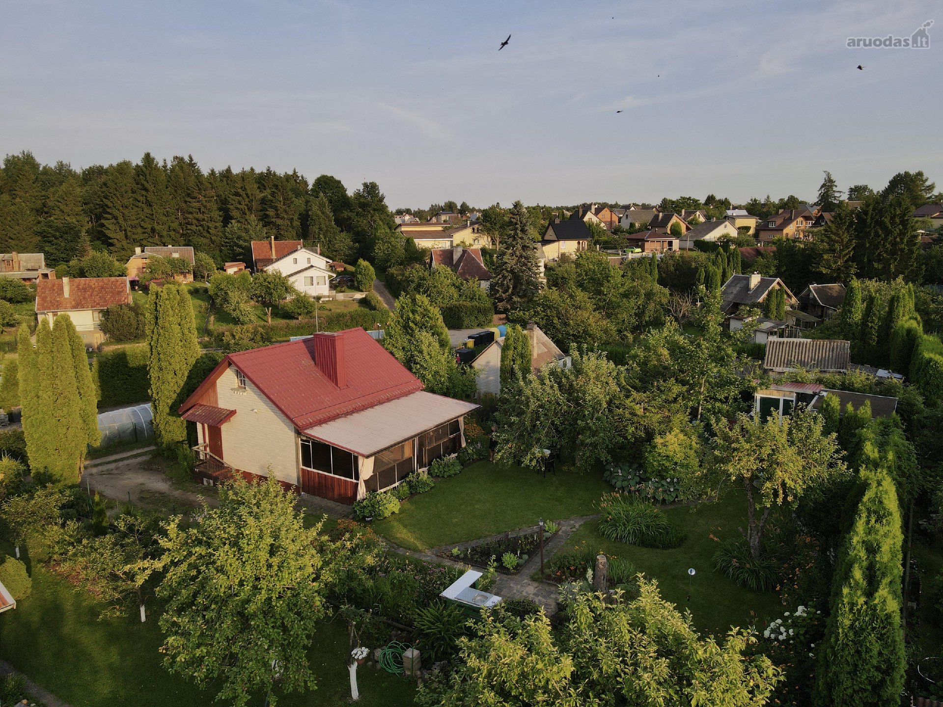 Parduodamas Jaukus Sodo Namas Su Prižiūrėtu
