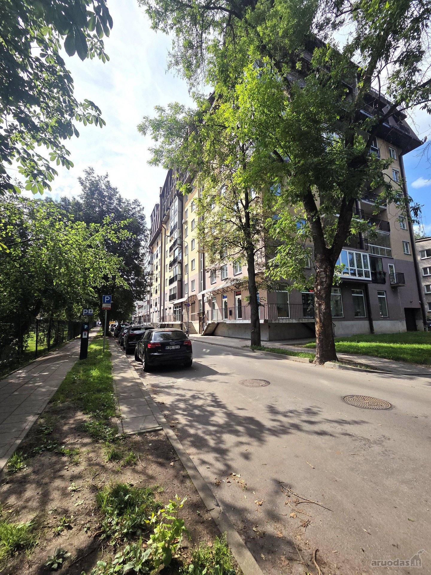 Parduodamas naujai įrengtas 66 kv.m. butas