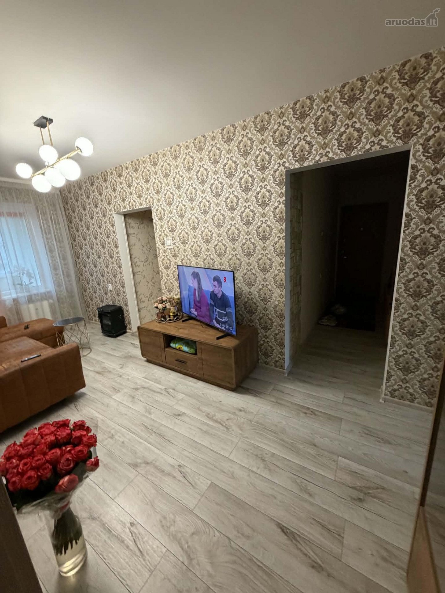 Parduodamas erdvus 3 kambarių butas Plungėje,