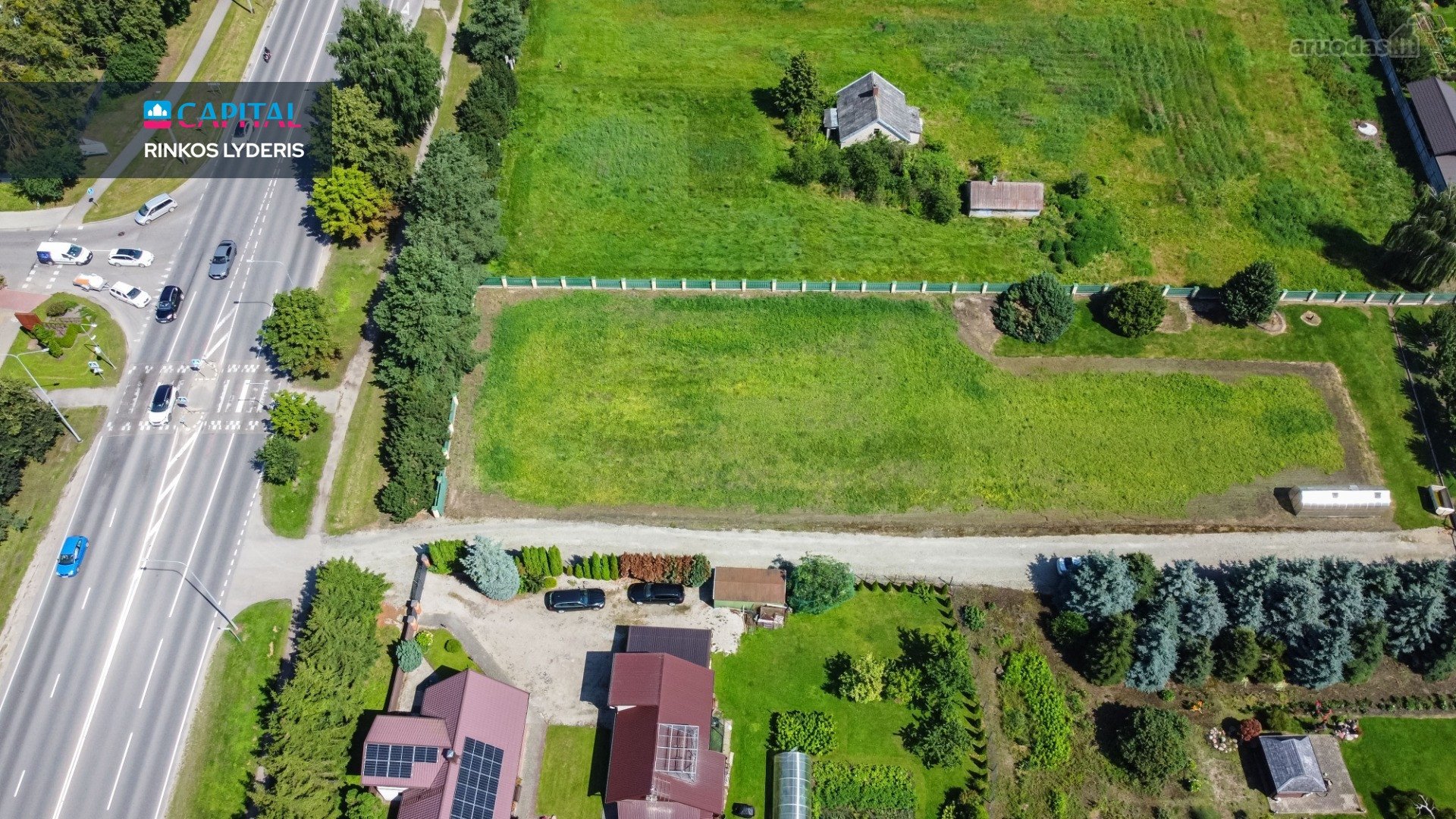 Parduodami du komercinės paskirties sklypai