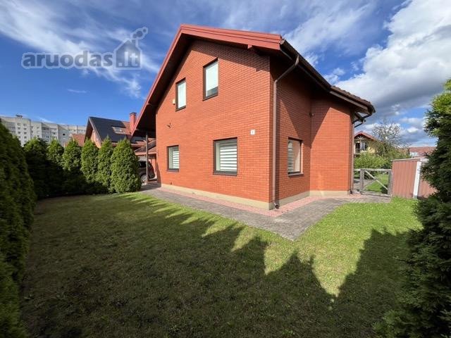 Išnuomojamas jaukus 200 m2 namas šalia