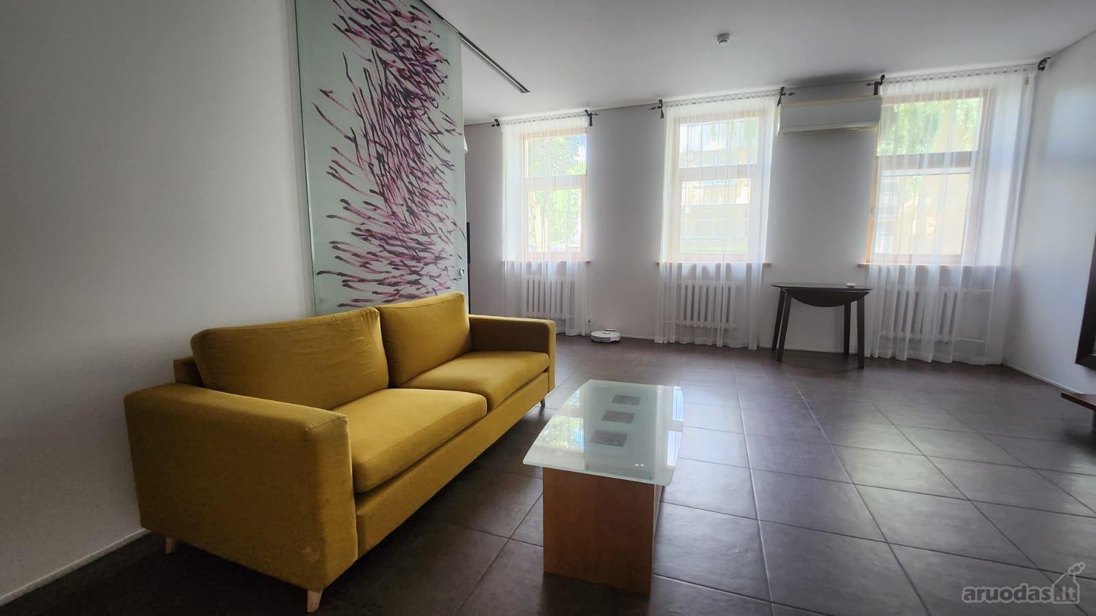 Erdvus 3 kambarių butas pačiame Kauno centre