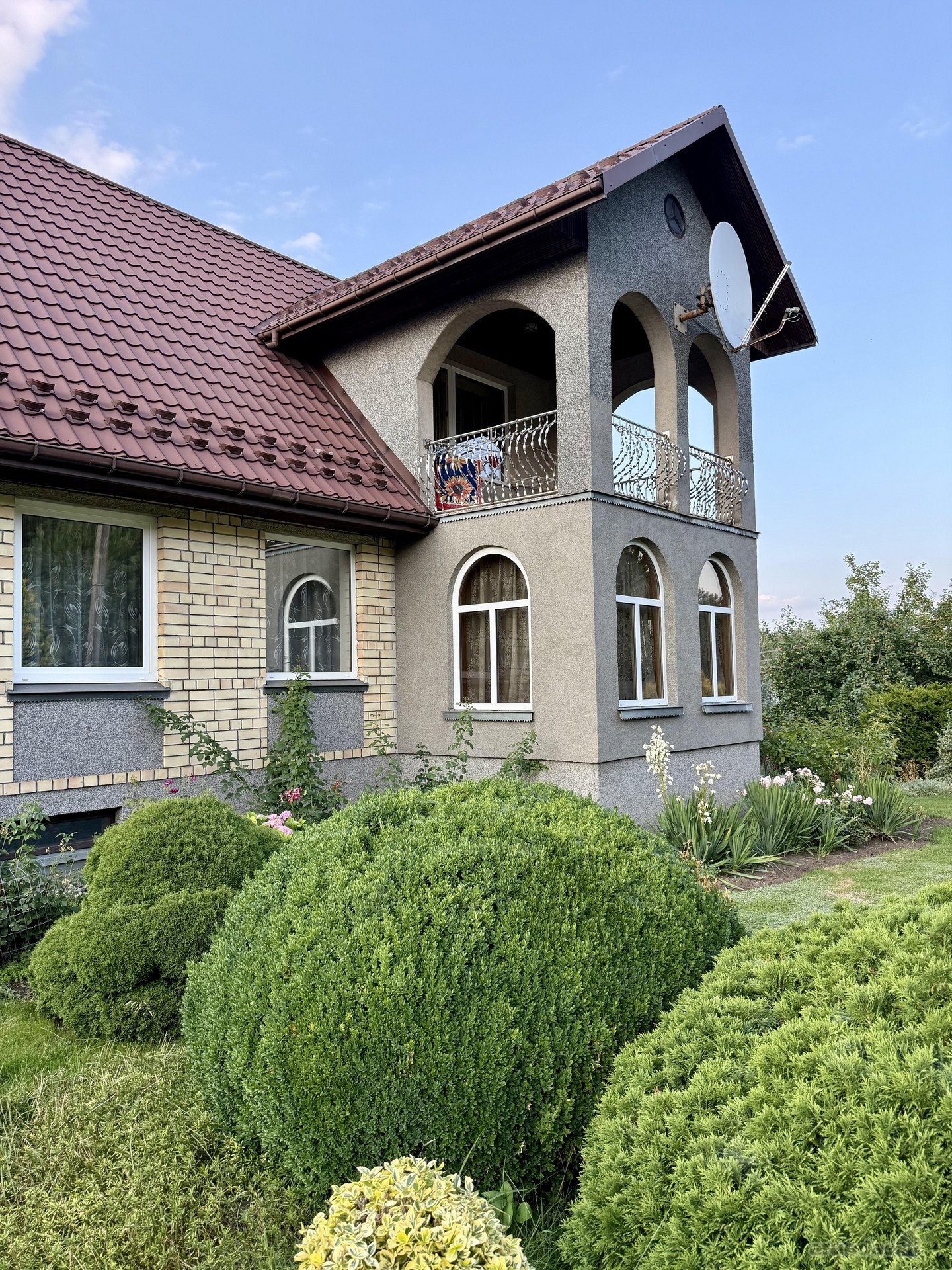 Parduodamas 120 kv.m., 5 kambarių namas šalia