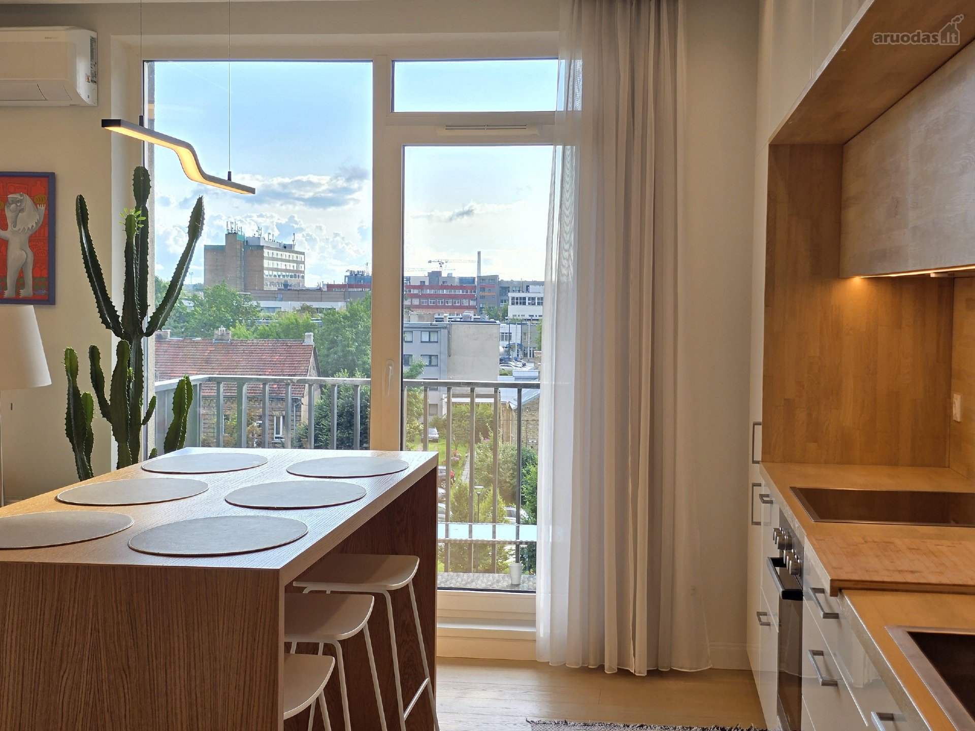 Trijų kambarių butas „Oslo namų“ kvartale su