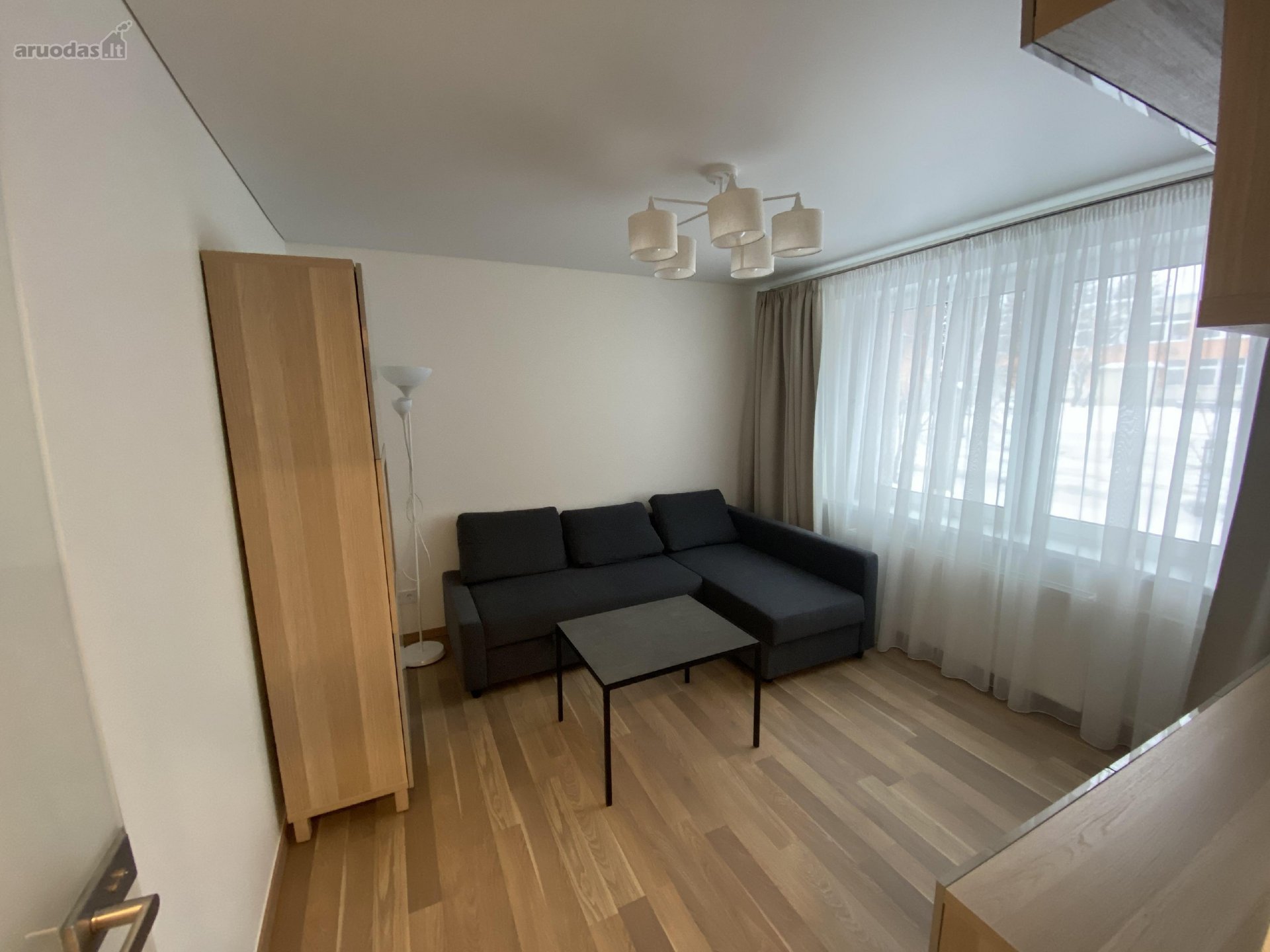 Išnuomojamas dviejų kambarių butas su rūsiu-