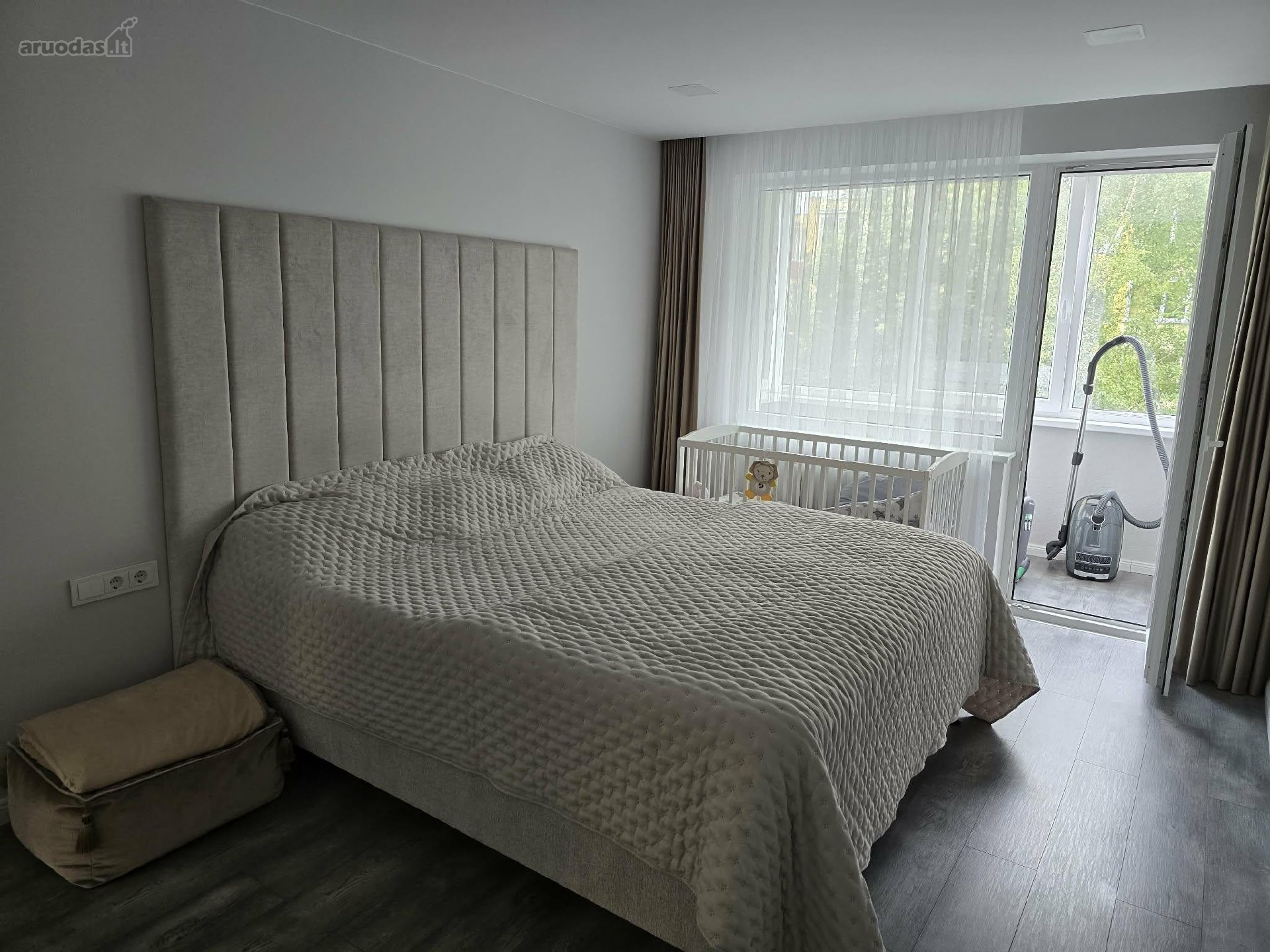 Parduodamas moderniai irengtas 3kambarių
