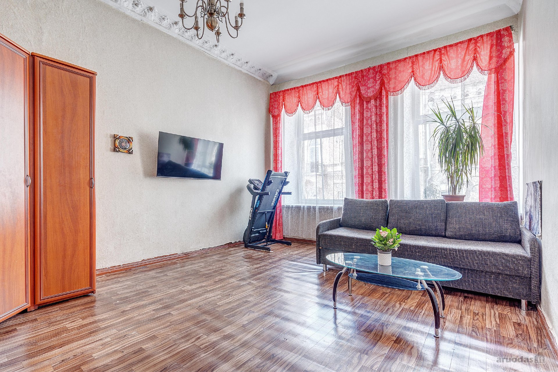 Parduodamas Erdvus 3 Kambarių Butas Su