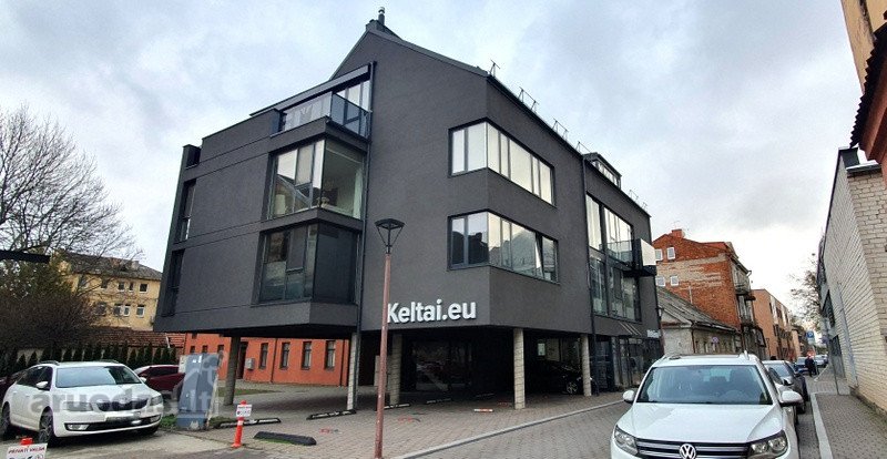 Nuomojamas 3 kamb.butas su privačia parkavimo
