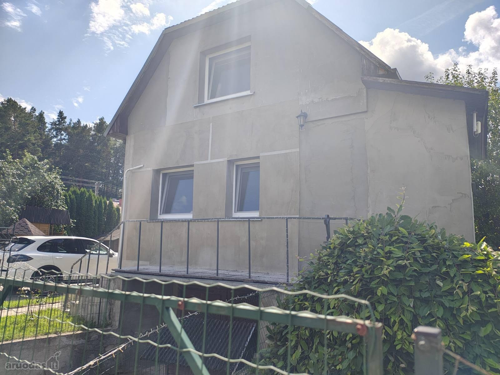  Parduodamas dviejų aukštų gyvenamasis namas
