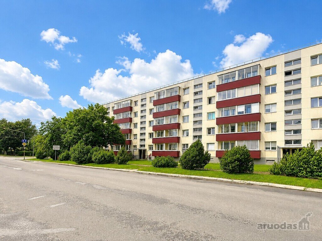Parduodamas 2 K. Butas Su Dviem Įstiklintais
