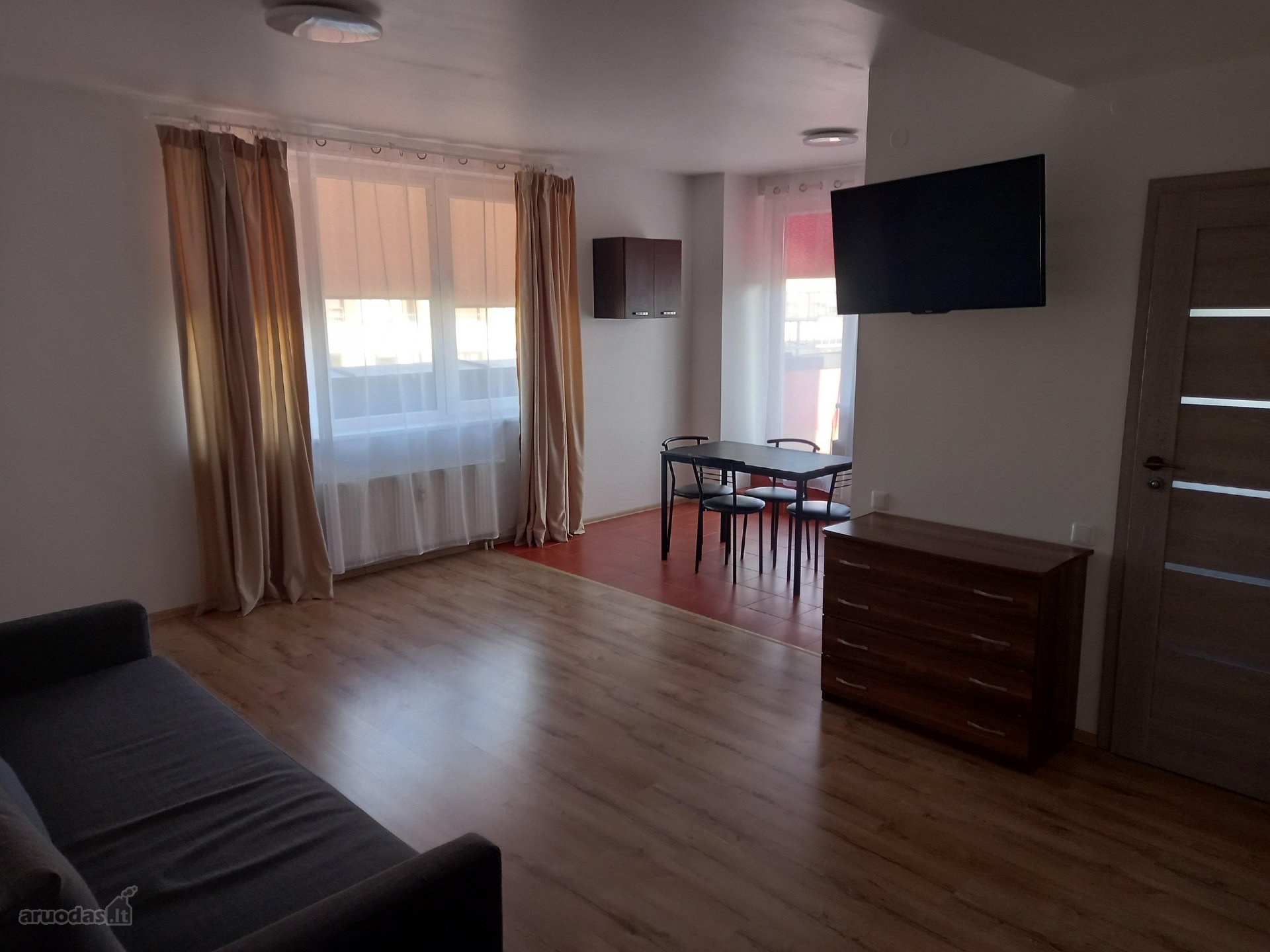 Nuomojamas šviesus ir erdvus 2k. butas su