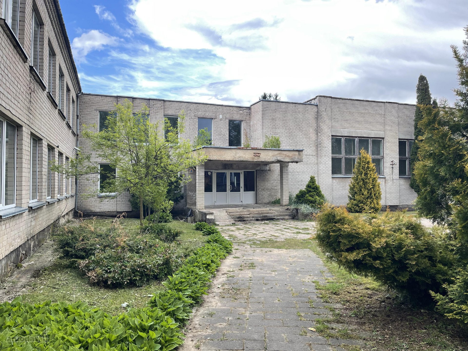 Parduodamas buvusios mokyklos pastatas