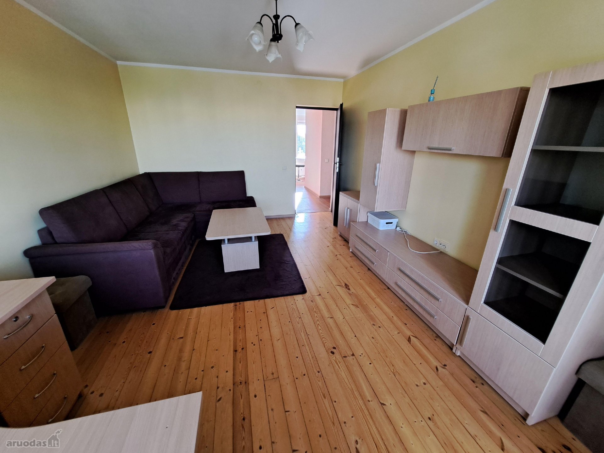 Išnuomojamas 2 kambarių butas renovuotame