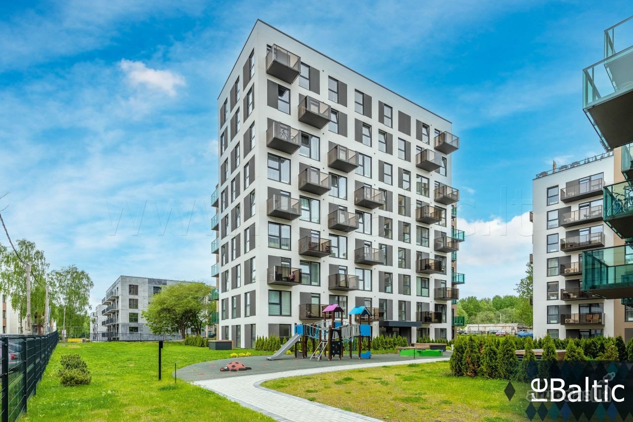 Stilingi, įrengti trijų kambarių apartamentai