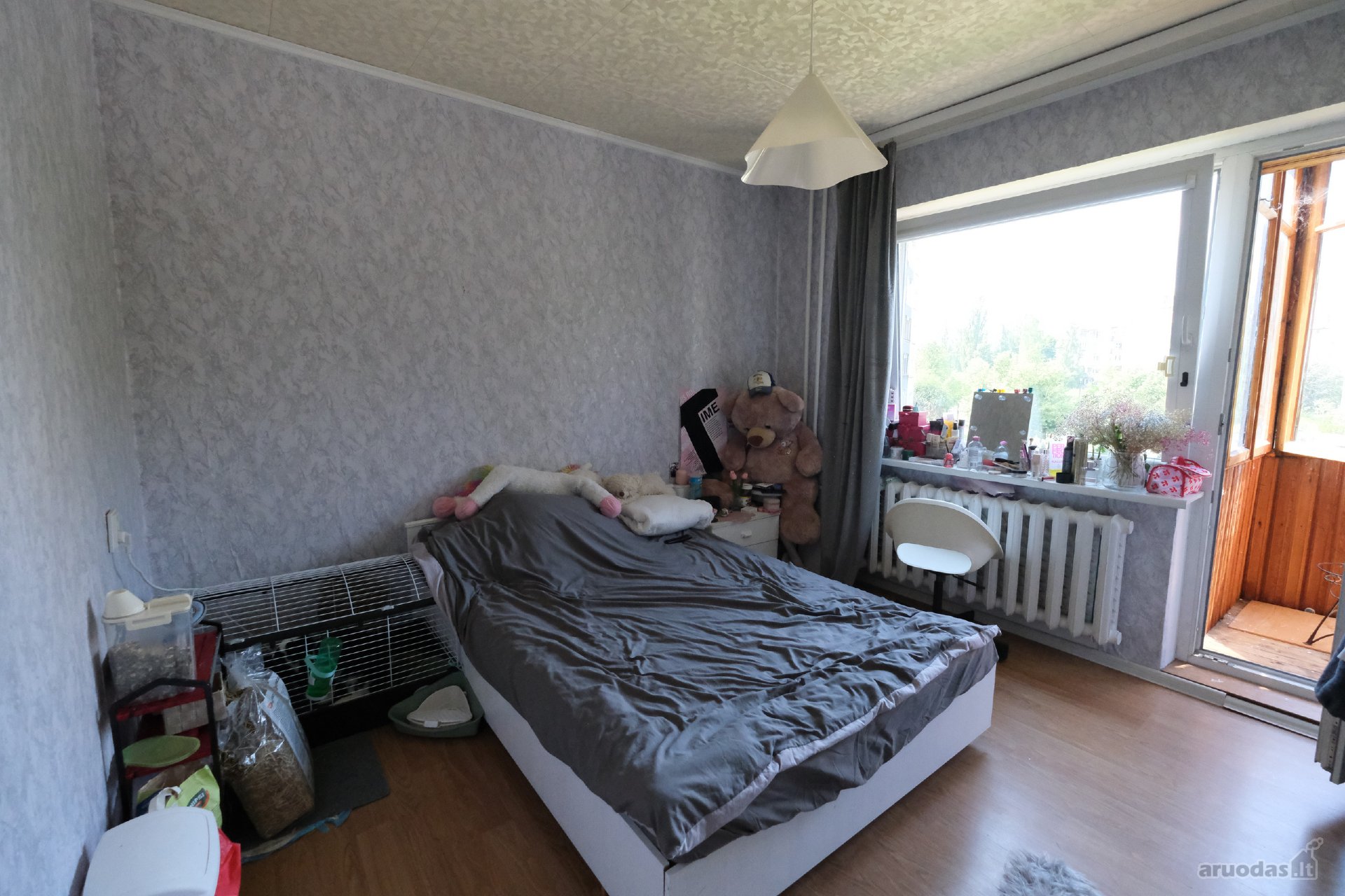 Parduodamas erdvus 3 kambarių butas puikioje