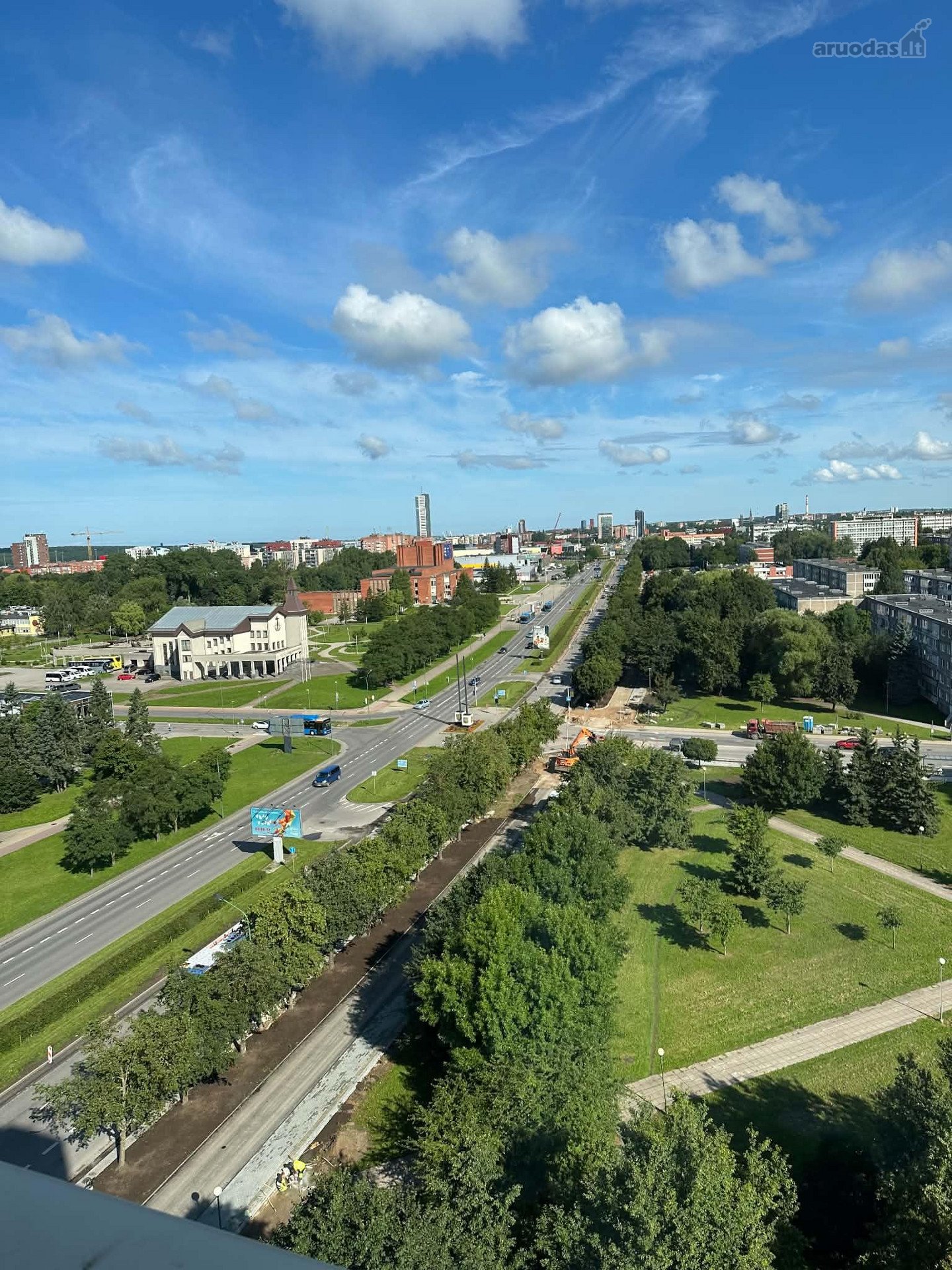 Erdvus 3 kambarių butas Taikos pr.97, Klaipėdoje.