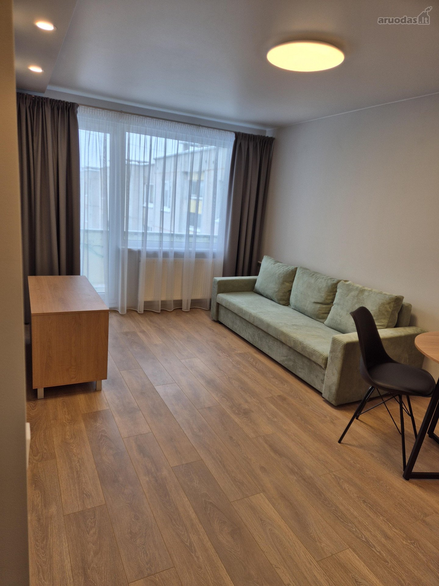 Išnuomojamas naujai suremontuotas 2 kambarių