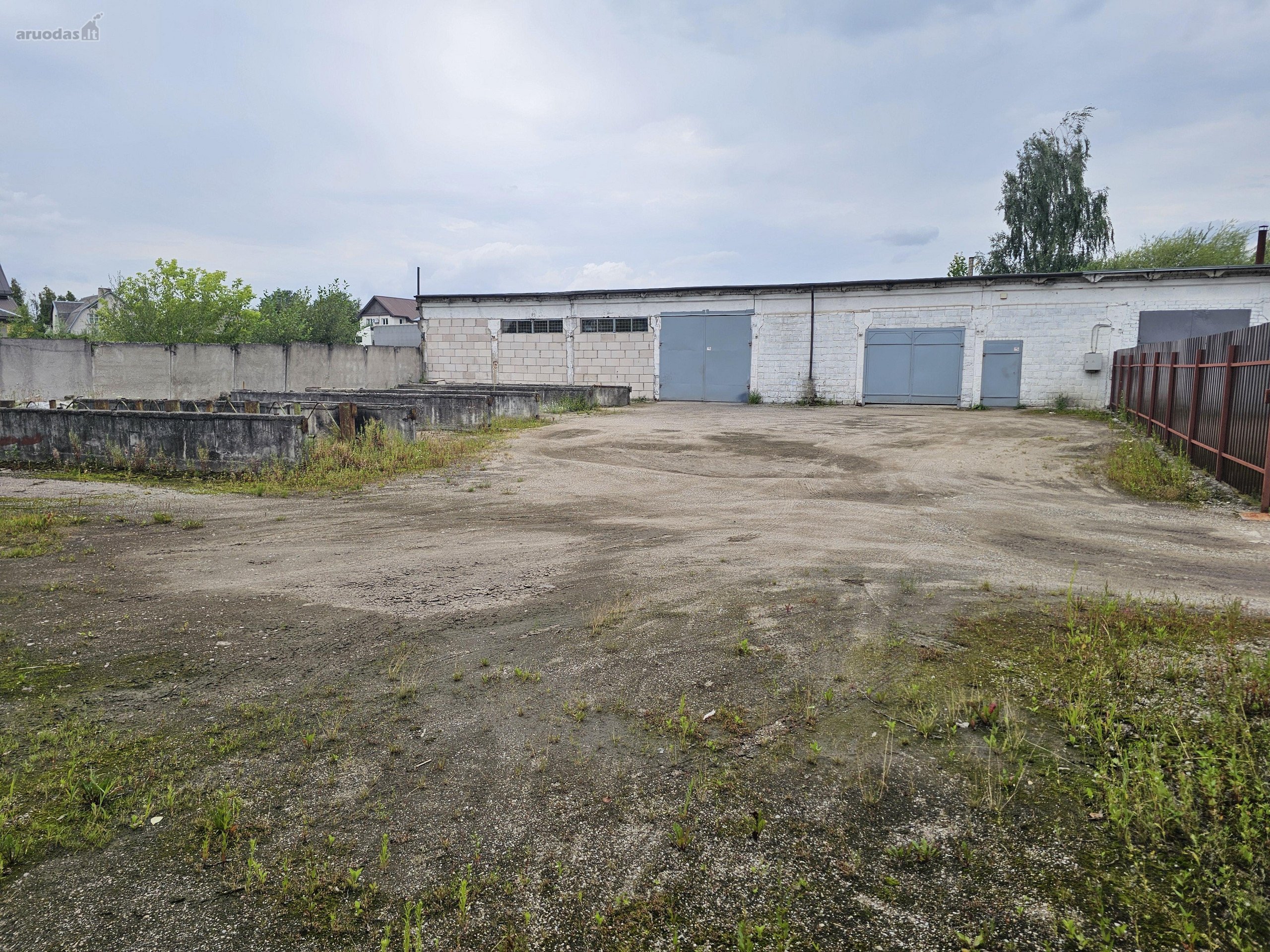 Isnuomojamas Garazu Blokas.(7 Vnt). Uzdara