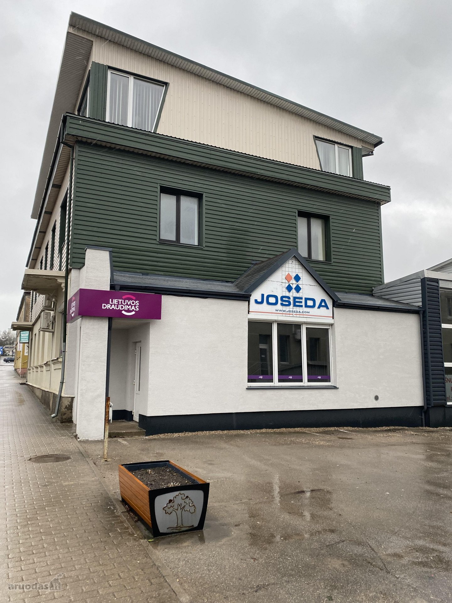 Raseinių Miesto Centre, Maironio G.4