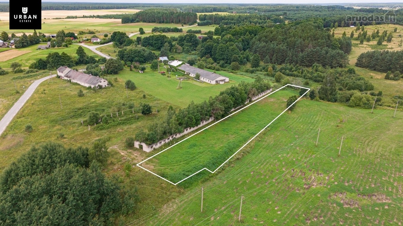 Namų Valdos Sklypas, Besiribojantis Su Luknos