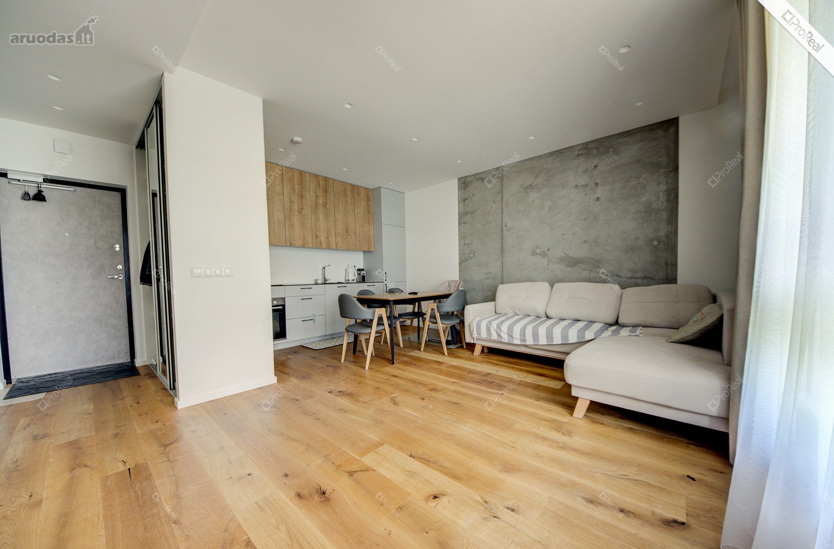 Architekto suplanuotas, moderniai įrengtas