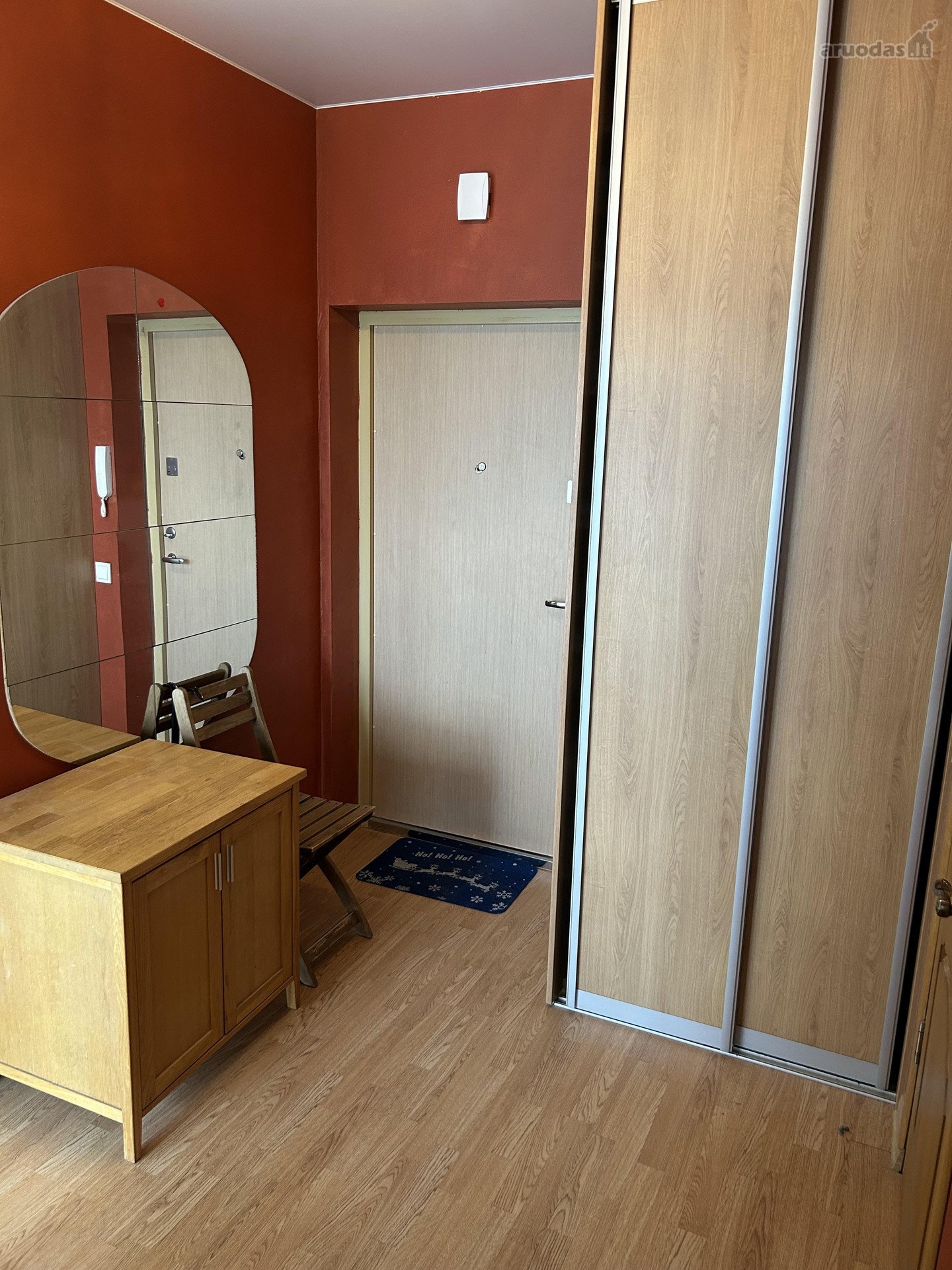 Nuomojamas dviejų kambarių butas ramioje ir