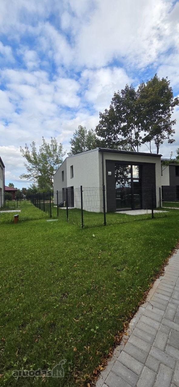 Išskirtinis 2 aukštų kotedžas su privačiu