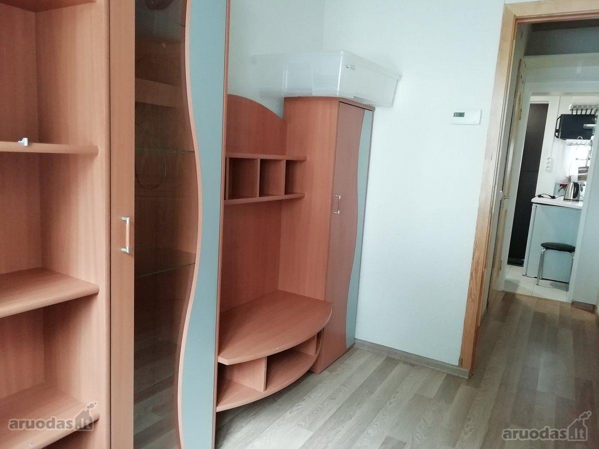 Miniatiūrinis butas, Bet ano mėnesio