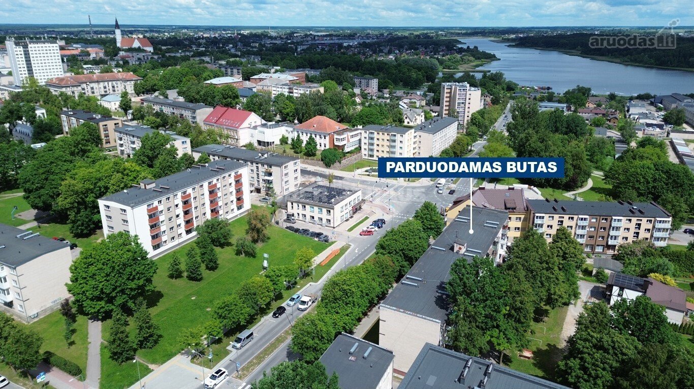 Centrinėje Miesto Dalyje Ežero G. Trečiame Aukšte