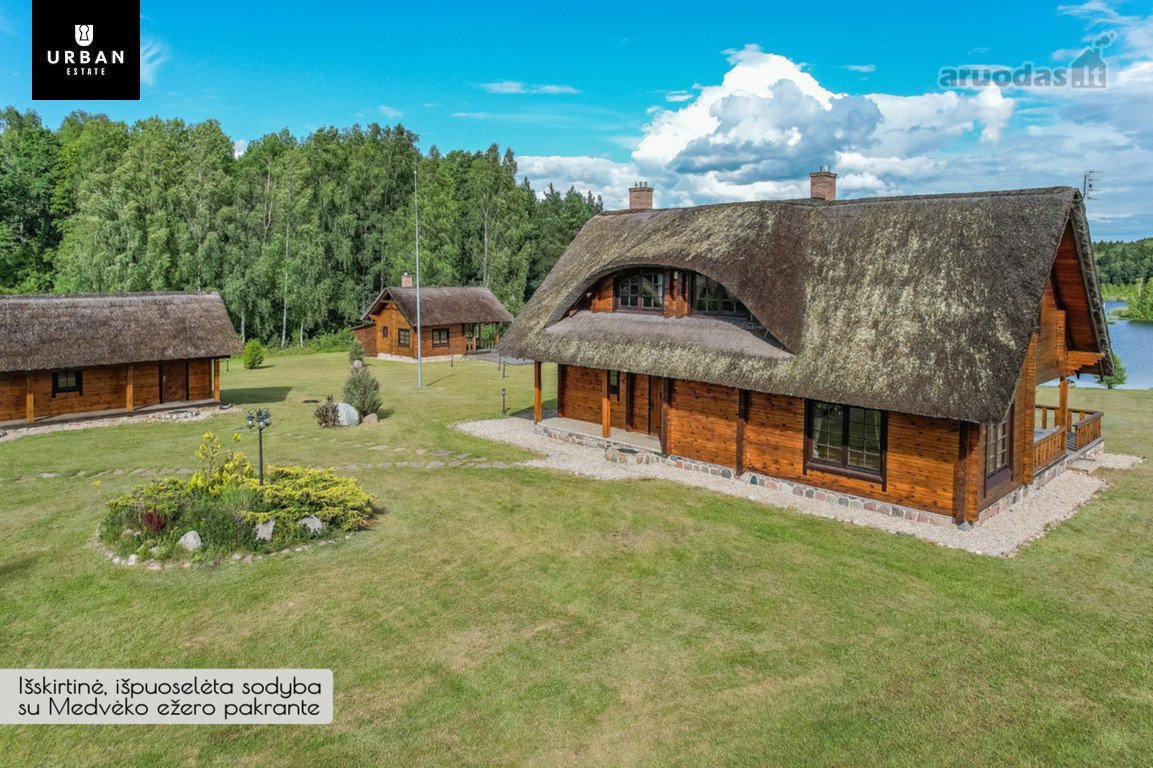 Išskirtinė Rąstinė Sodyba Su Nuosava Medvėko