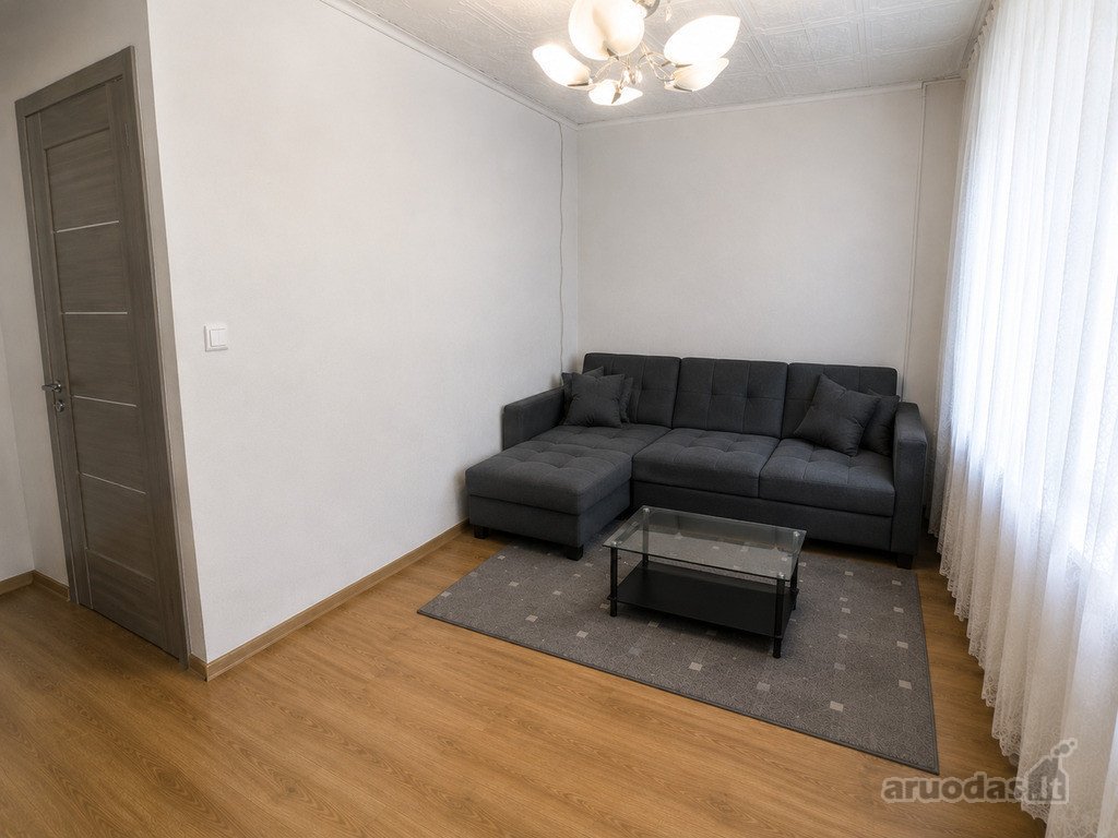 Parduodamas erdvus butas Panevėžio g. 18,