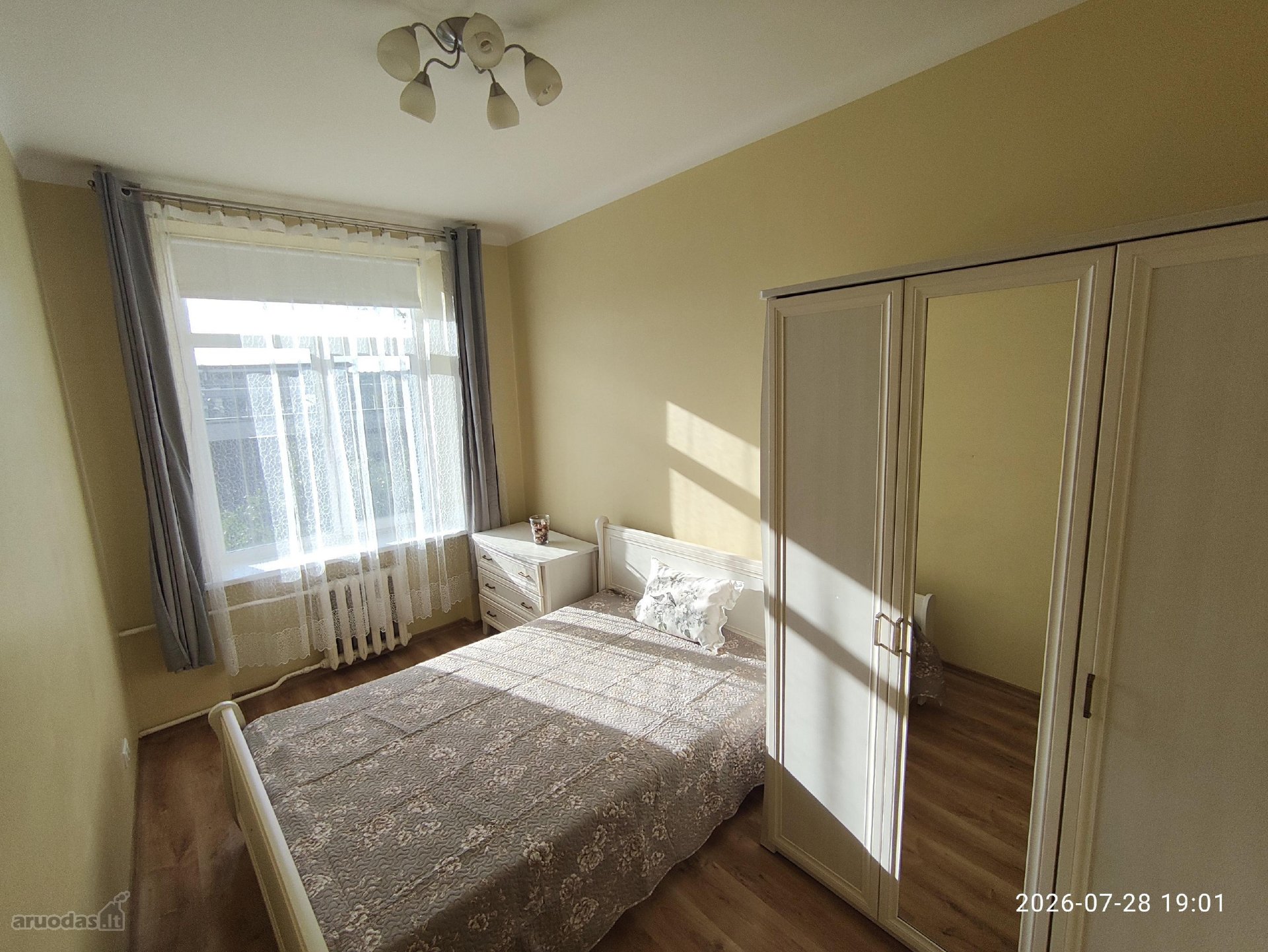 Išnuomojamas 2 nepereinamų kambarių butas