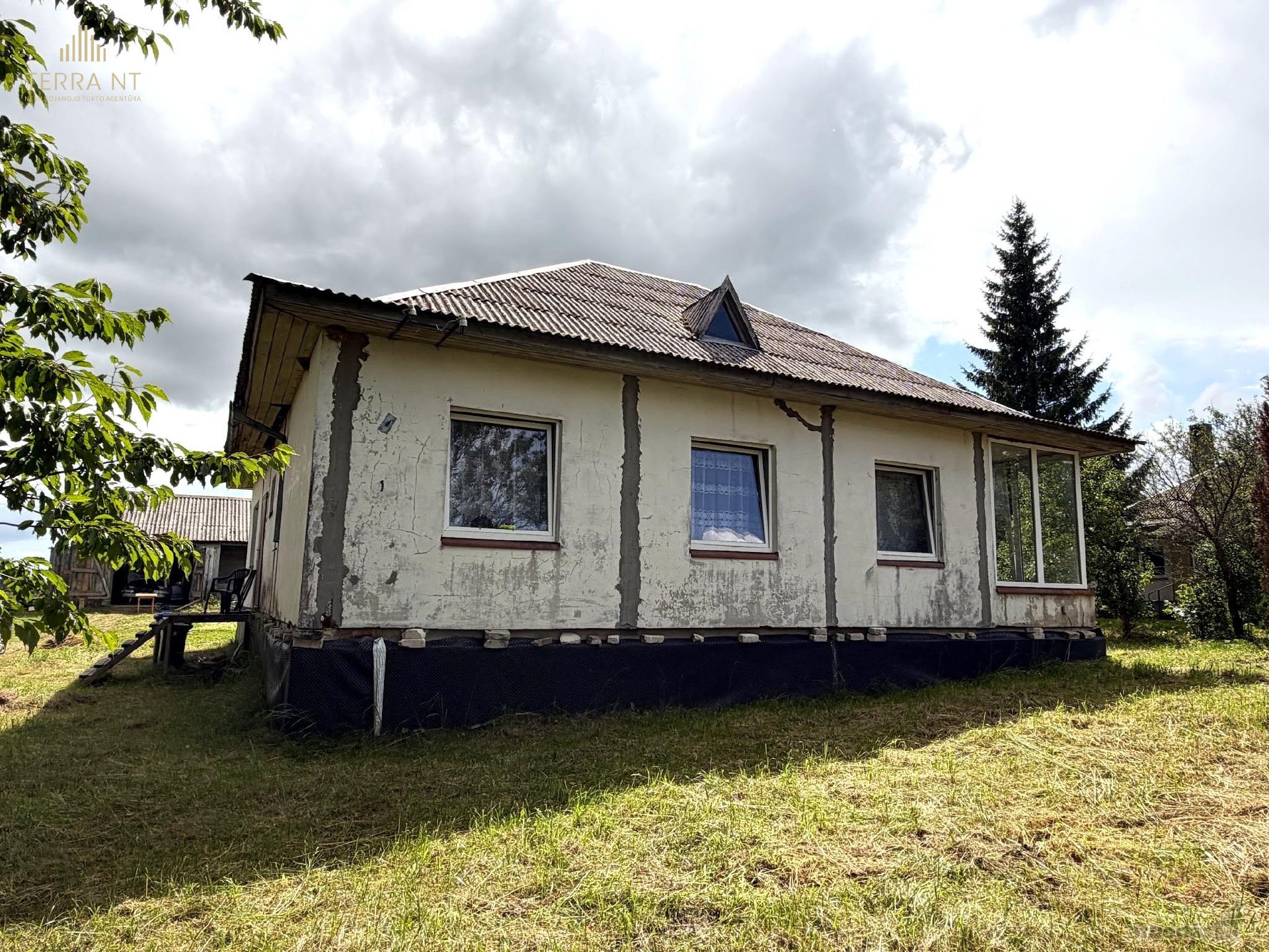 Širvintų Rajone, Juodiškių Kaimo Pakraštyje