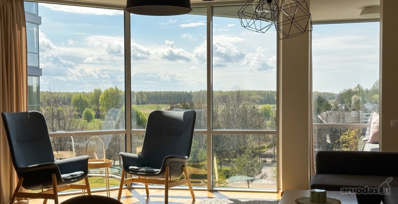 Parduodami Erdvūs Ir Šviesūs Apartamentai