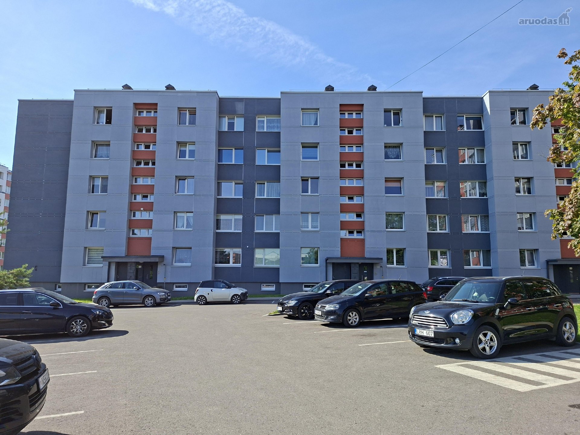 Parduodamas 2 kambarių butas Jonavoje. Butas