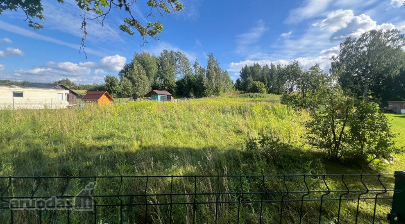 Parduodamas 0,2144 ha namų valdos žemės