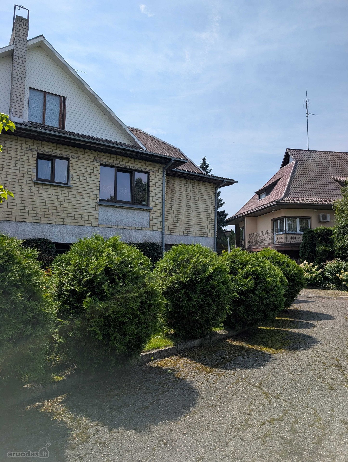 Lazdijų mieste, 20 arų sklype, Gėlyno g. 13