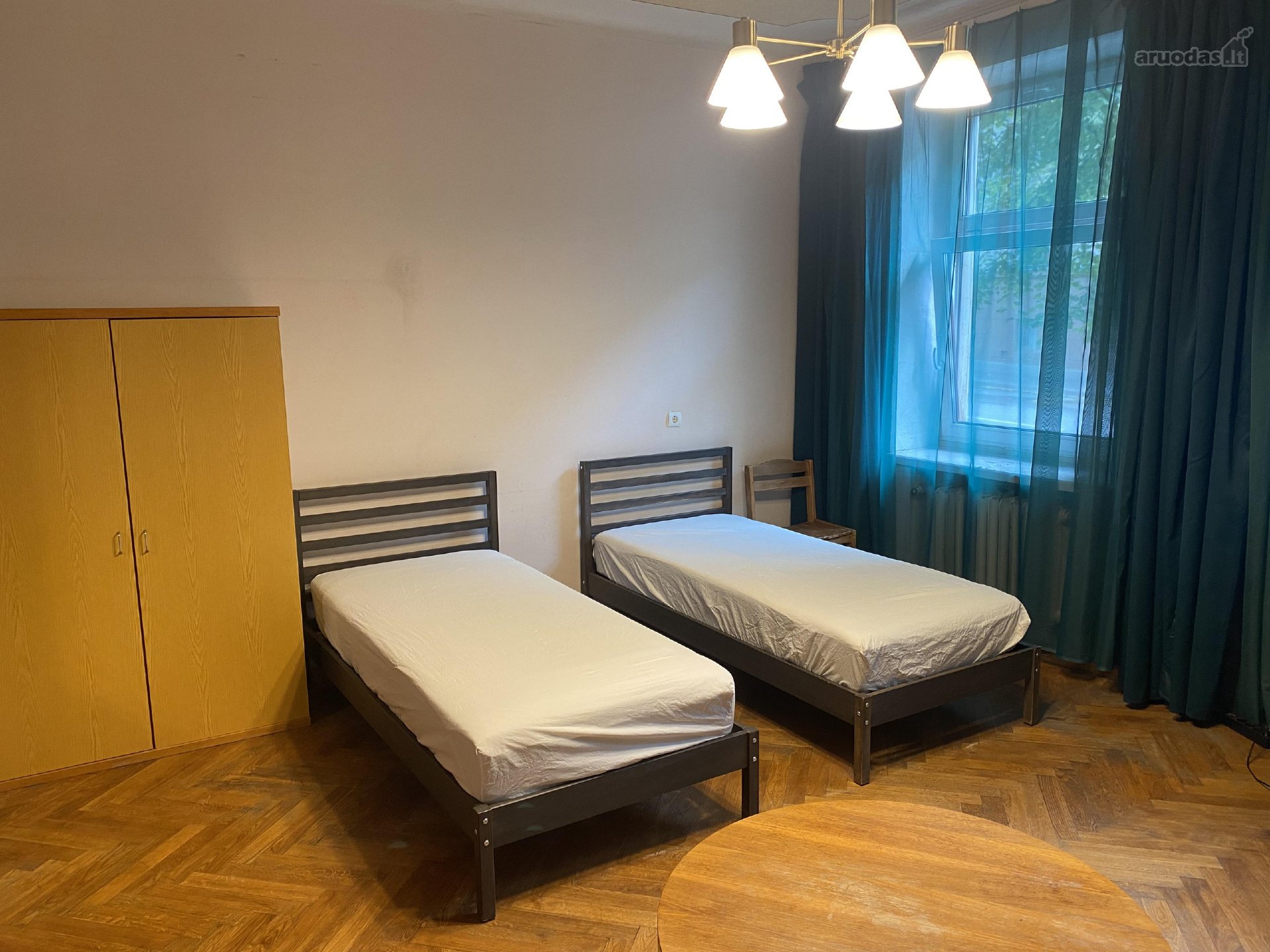 Nuomuoju kambarį trijų kambarių bute. Kituose