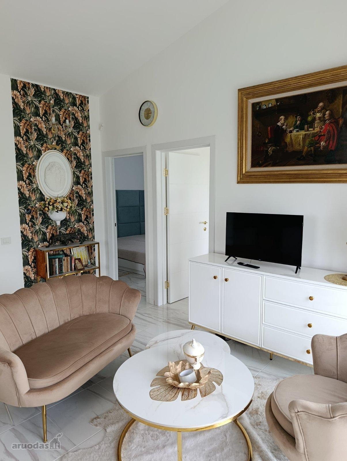 Parduodamas atskiras 53m2 namas, su visu