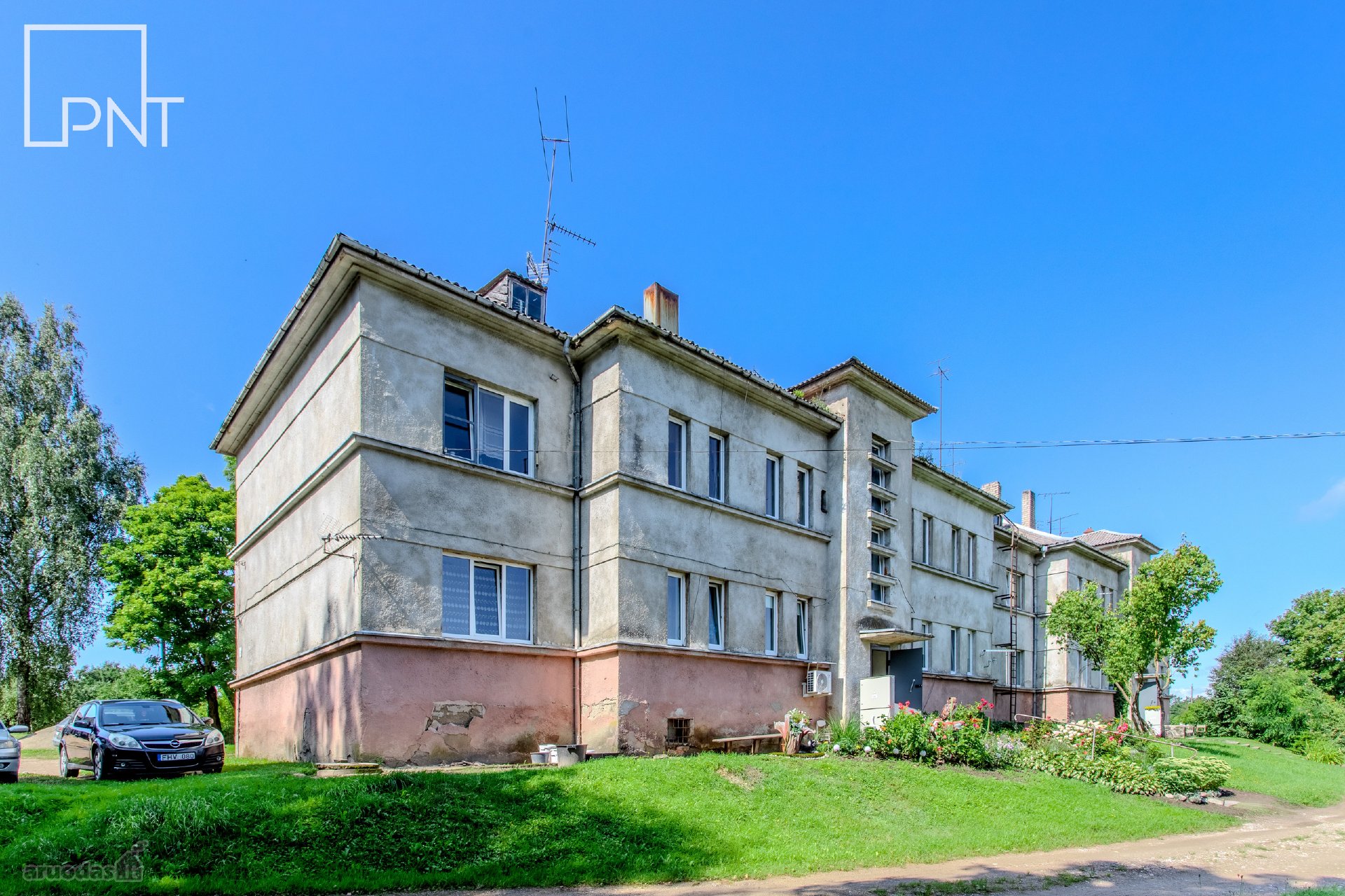 Parduodamas 2 kambarių butas Ežero g.,