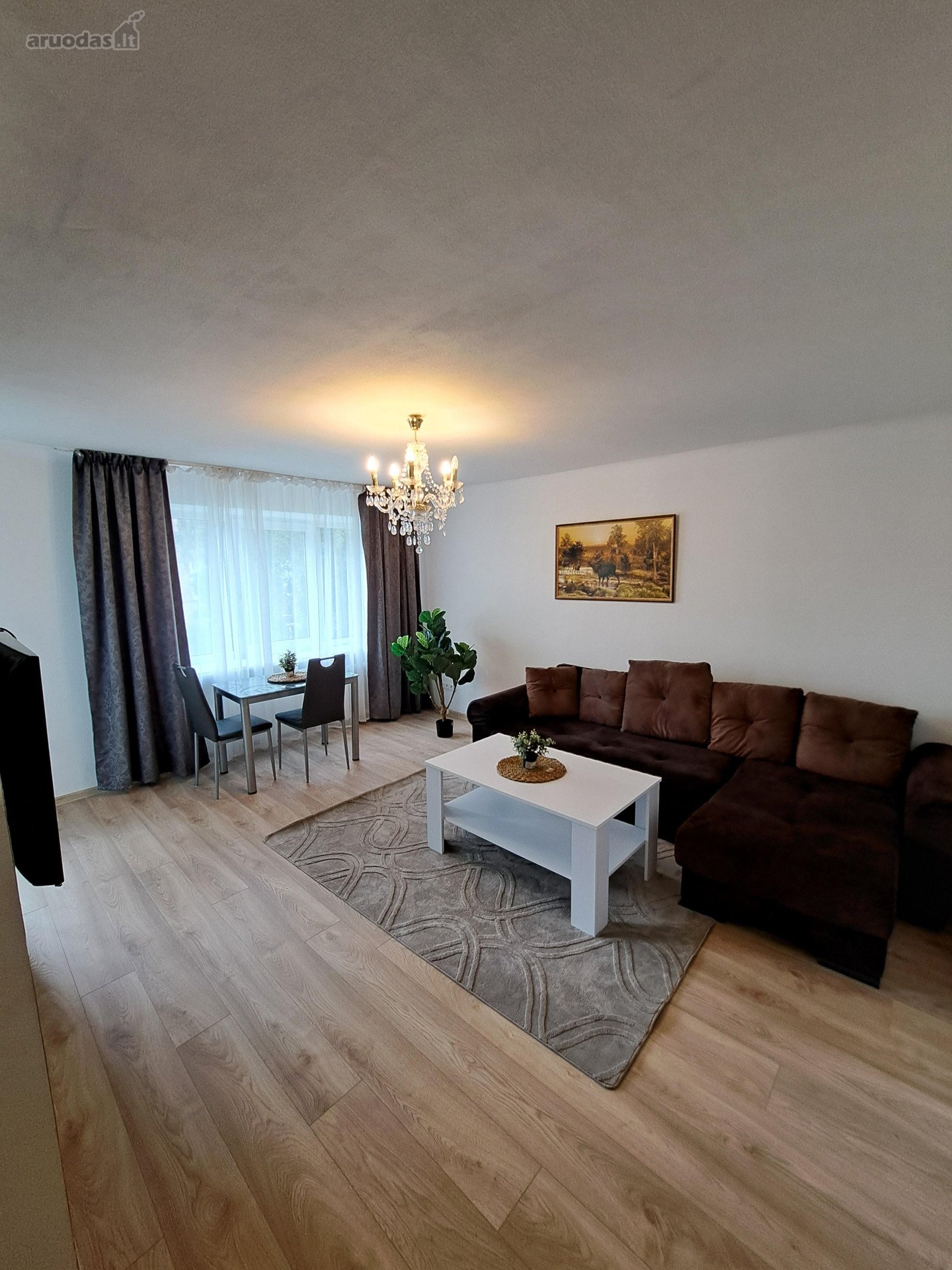 Nuomojamas butas pačiame Šiaulių miesto centre.