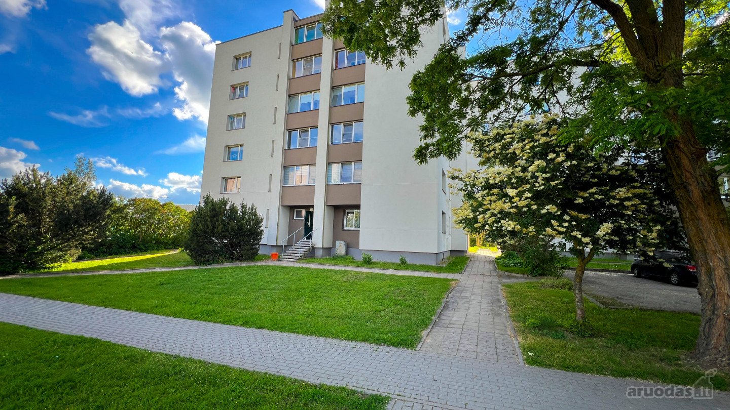 Parduodamas erdvus ir šviesus 2 kambarių